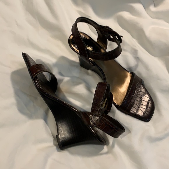 Liz Claiborne Wedge sandals - Picture 3 of 8